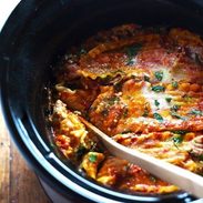 Super Easy Skinny Veggie Crockpot Lasagna - a handful of simple ingredients for a healthy family dinner. | https://science-daily.online