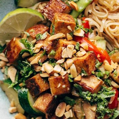 Noodle Stiry Fry in bowl with chopsticks.